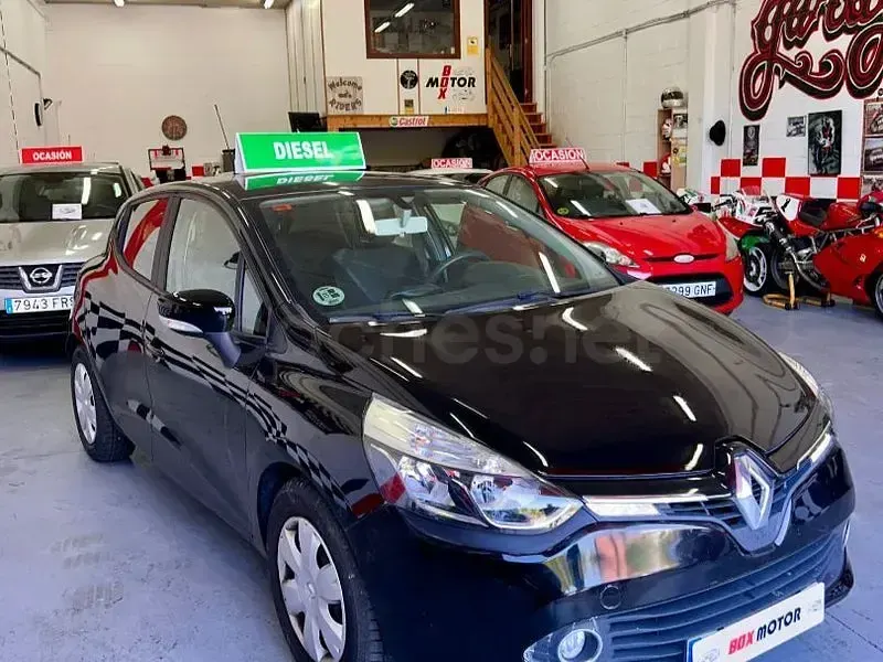 Usado Renault Clio III Collection 75 CV (55 kW) 2013 Negro Berlina