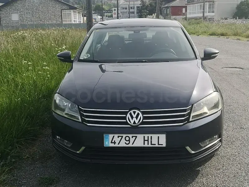 Usado VW Passat Edition 105 CV (77 kW) 2012 Blanco Berlina