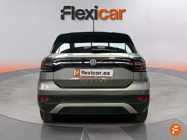 Usado VW T-Cross Advance 115 CV (84 kW) 2019 Gris SUV