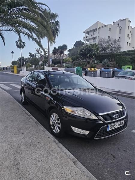 Usado Ford Mondeo Titanium 140 CV (102 kW) 2010 Negro Berlina