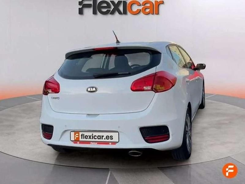 Usado Kia Ceed 101 CV (74 kW) 2018 Blanco Utilitario