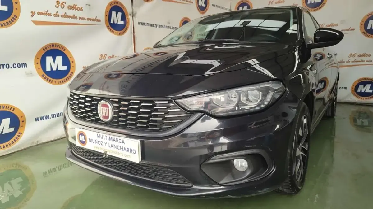 Usado Fiat Tipo Mirror 95 CV (69 kW) 2020 Negro Utilitario