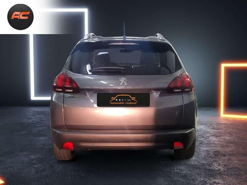 Usado Peugeot 2008 Style 99 CV (72 kW) 2018 Gris SUV