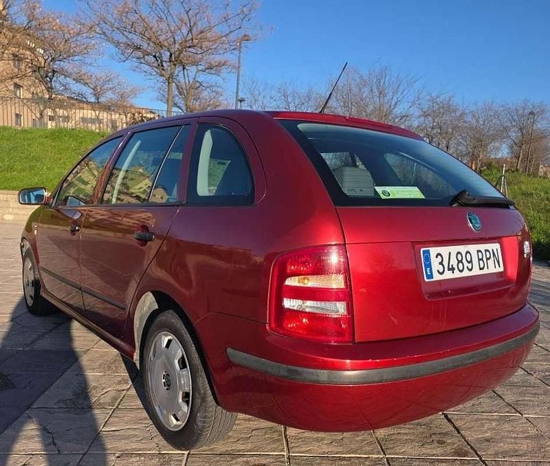 Usado Skoda Fabia Comfort 75 CV (55 kW) 2002 Burdeos Familiar