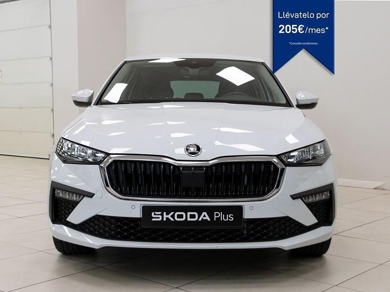 Usado Skoda Scala Selection 115 CV (84 kW) 2024 Blanco Utilitario
