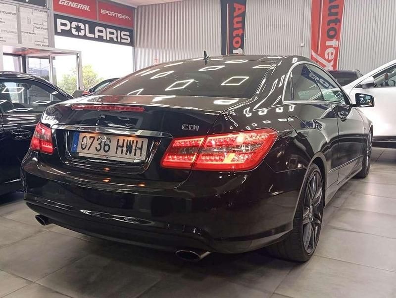 Usado Mercedes E350 231 CV (169 kW) 2010 Negro Coupe