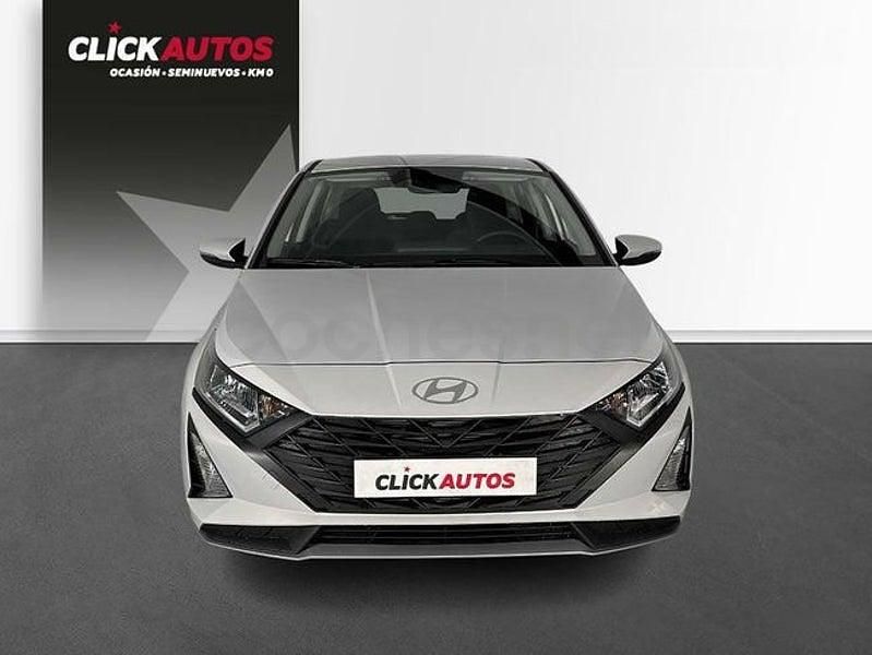 Usado Hyundai i20 79 CV (58 kW) 2024 Gris / plata Utilitario