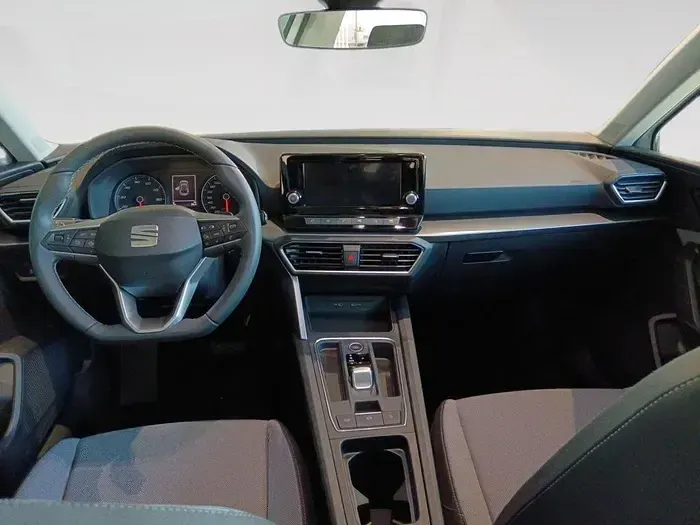 Usado Seat Leon Style 110 CV (80 kW) 2024 Blanco Berlina