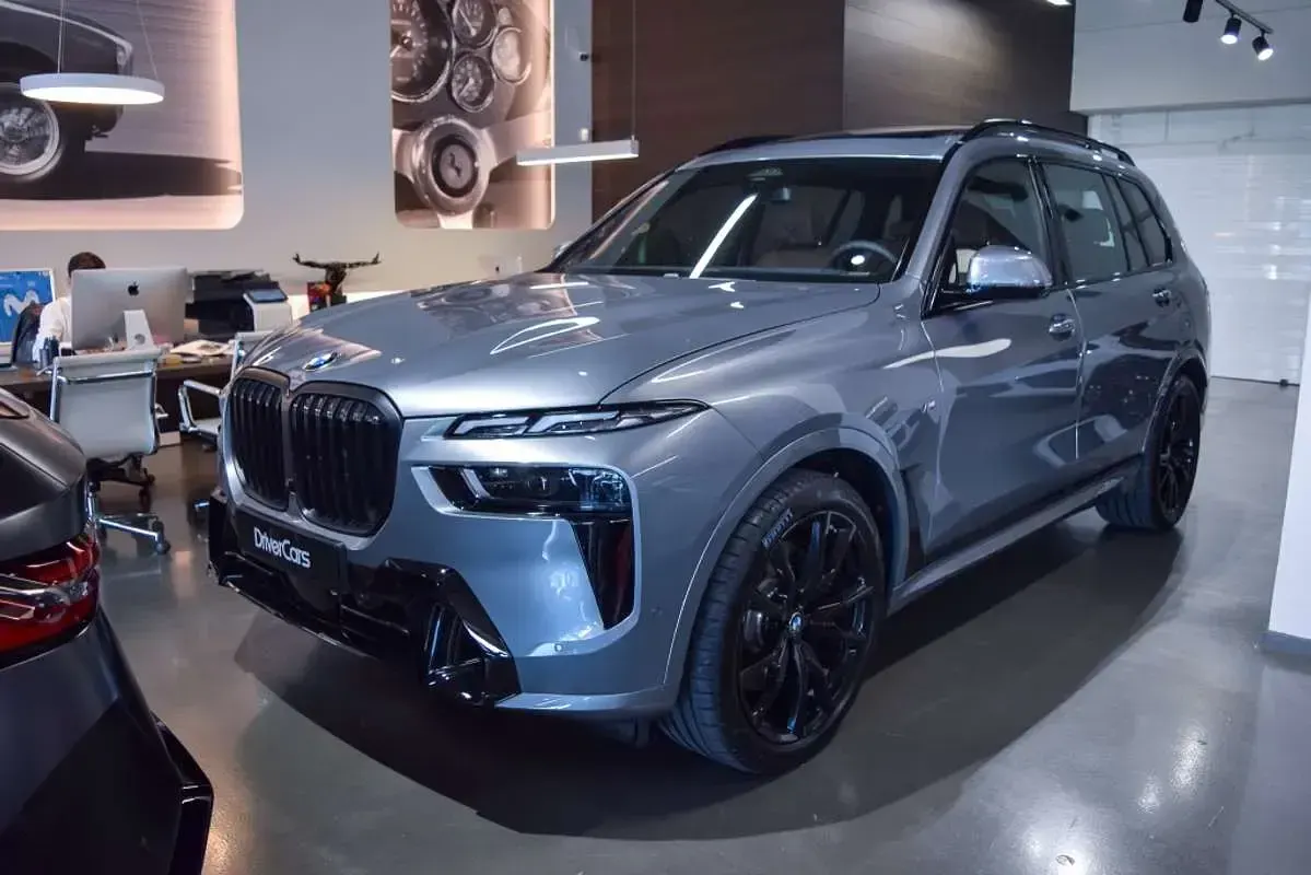 Usado BMW X7 M Sport 352 CV (258 kW) 2026 Gris SUV