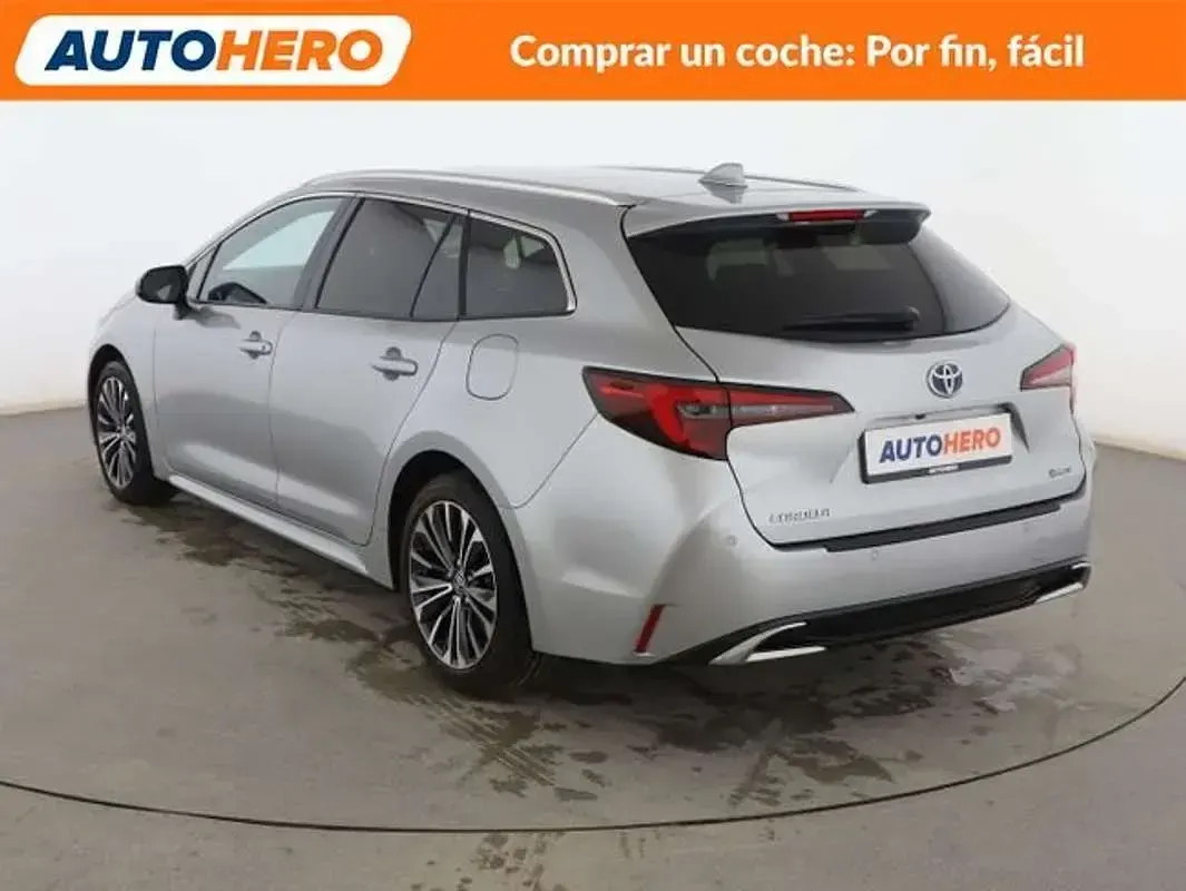 Usado Toyota Corolla Style 196 CV (144 kW) 2025 Plateado Familiar