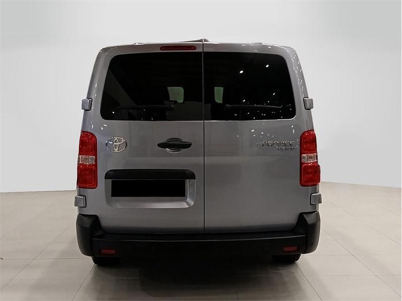 Używany Toyota Proace Verso 144 KM (105 kW) 2024 Srebrny Kombi