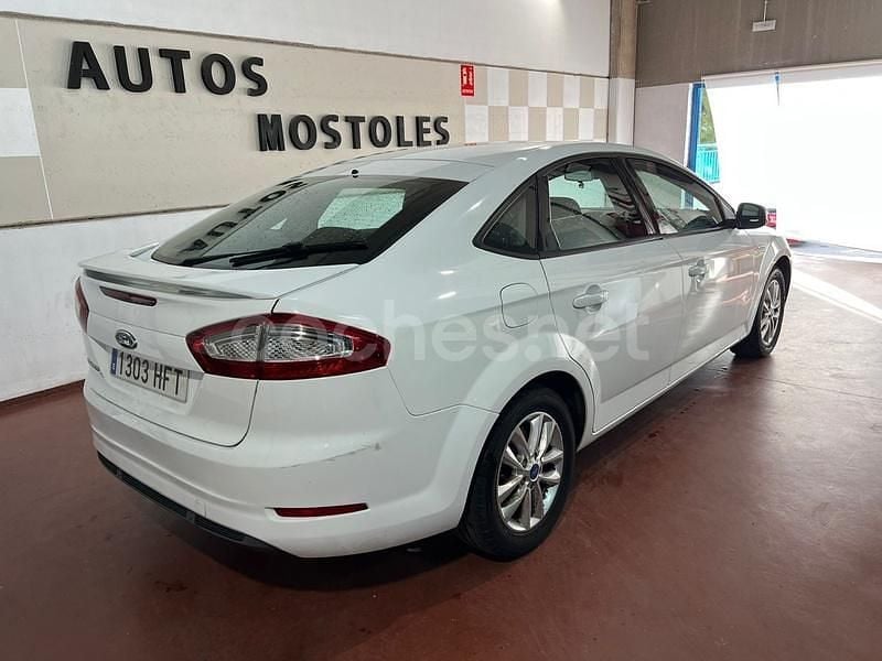 Usado Ford Mondeo 115 CV (84 kW) 2011 Blanco Berlina