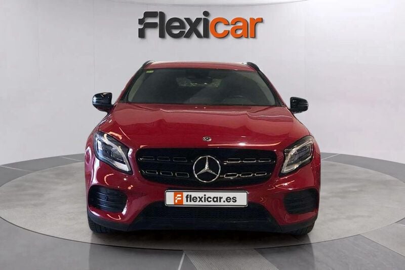 Usado Mercedes GLA180 122 CV (89 kW) 2020 Rojo SUV