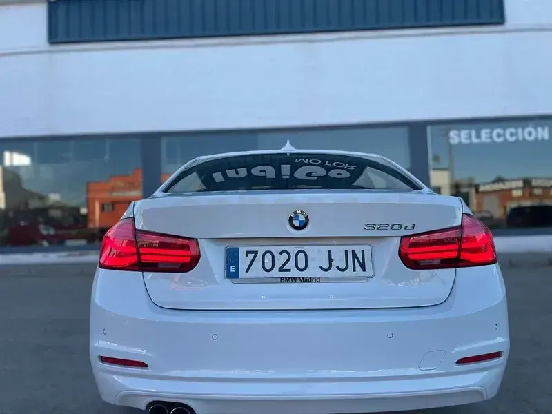 Usado BMW 320 Efficient Dynamics 163 CV (119 kW) 2016 Blanco Berlina