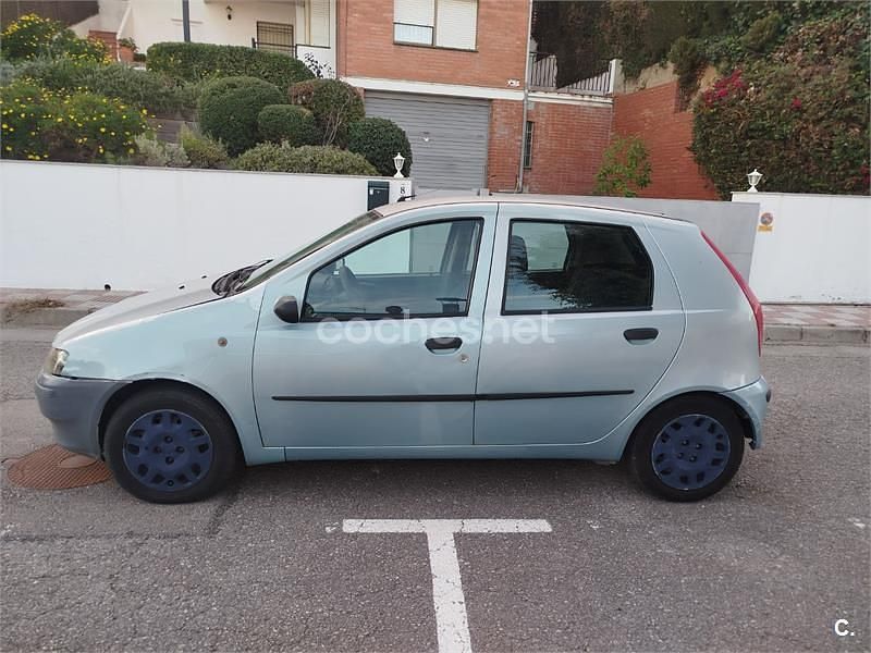 Azul Usado 2003 Fiat Punto Dynamic Berlina | 1100 € (Buen precio) - Imagen 1/4