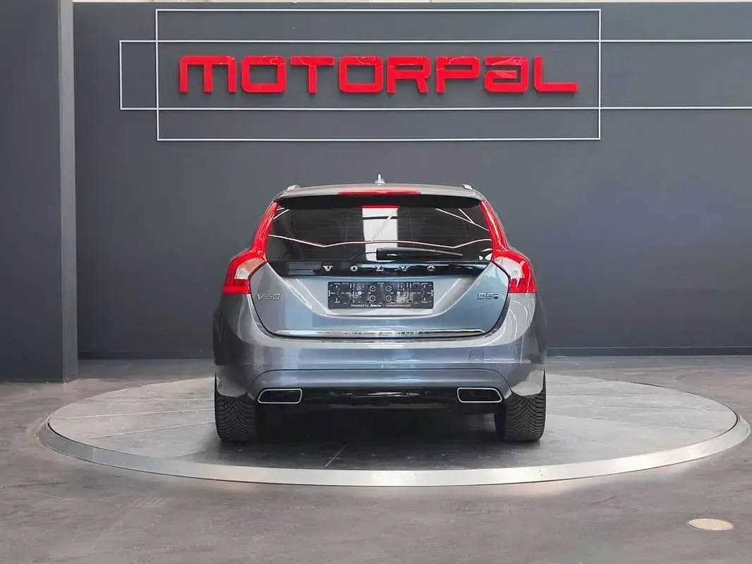Usado Volvo V60 Summum 231 CV (169 kW) 2016 Gris Familiar