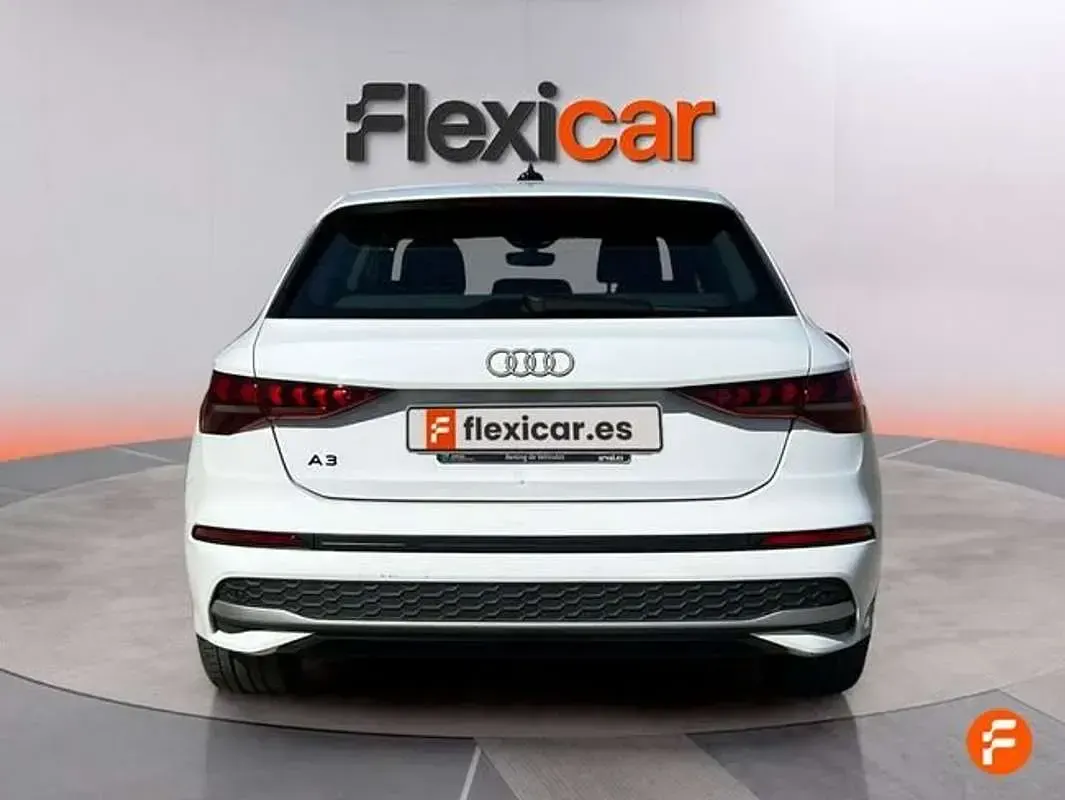 Usado Audi A3 Advanced Plus 116 CV (85 kW) 2025 Blanco Berlina