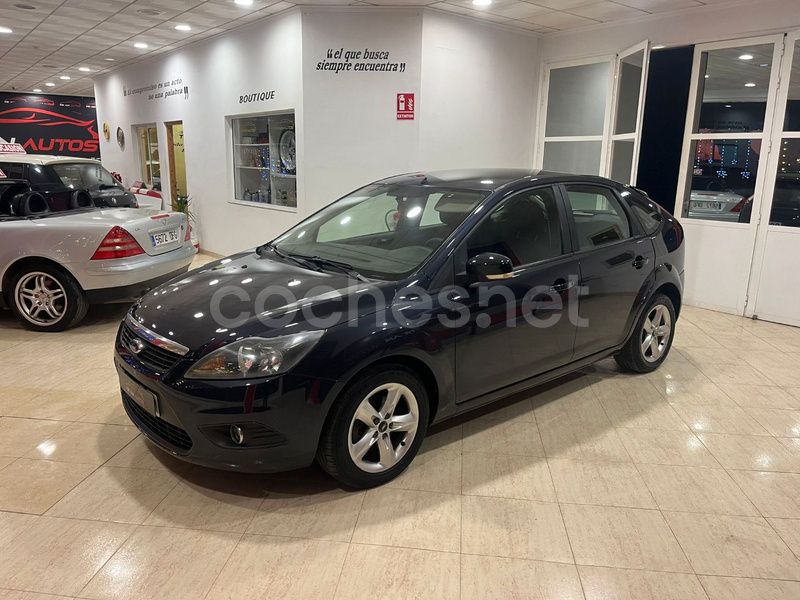 Azul Usado 2009 Ford Focus Trend Berlina | 3999 € (Precio justo) - Imagen 1/4