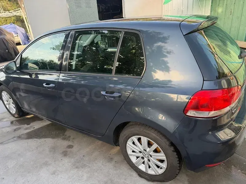 Usado VW Golf VII 105 CV (77 kW) 2012 Negro Berlina