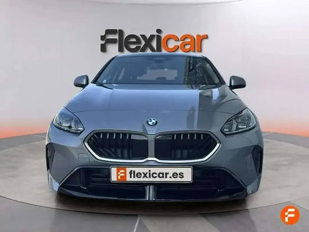 Usado BMW 118 150 CV (110 kW) 2025 Gris Utilitario