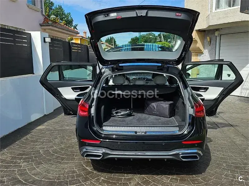 Usado Mercedes C300e 313 CV (230 kW) 2022 Negro Familiar