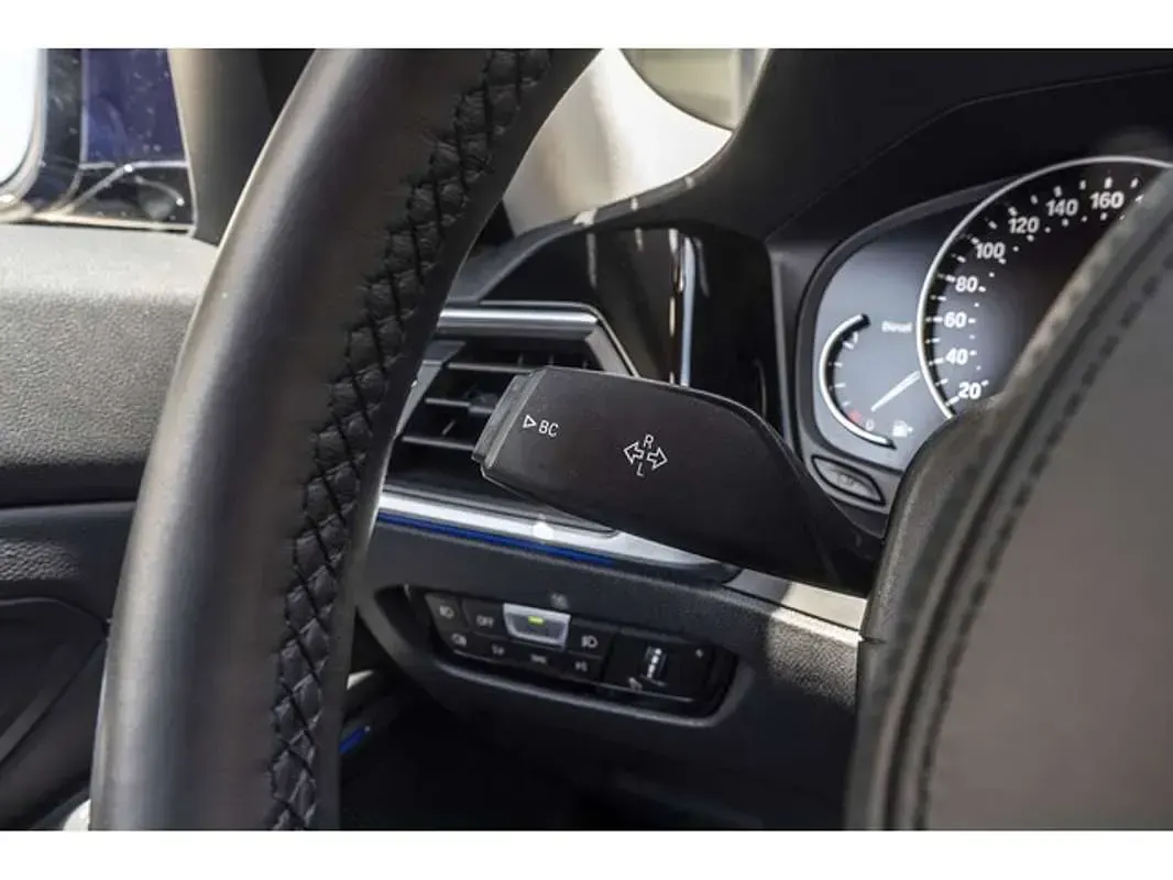 Begagnad BMW 318 Shadowline 150 HK (110 kW) 2020 Blå Sedan