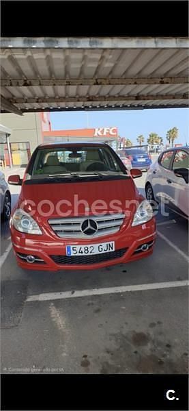 Usado Mercedes B150 95 CV (69 kW) 2008 Granate Monovolumen
