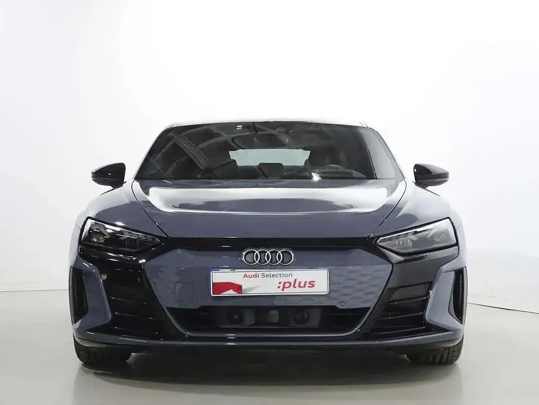 Usado Audi e-tron GT quattro 350 kW (476 CV) 2022 Gris Berlina