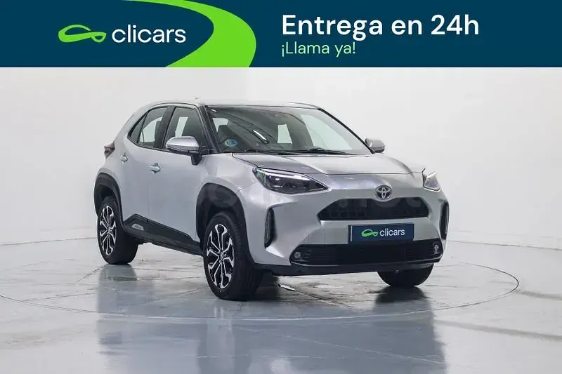 Usado Toyota Yaris Cross Active 116 CV (85 kW) 2022 Gris / plata SUV