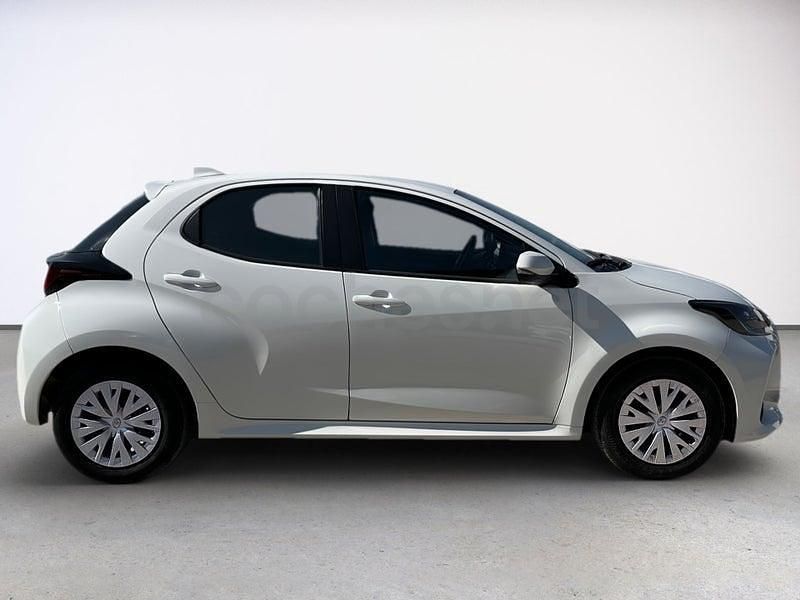 Usado Toyota Yaris Edition 125 CV (91 kW) 2023 Blanco Utilitario