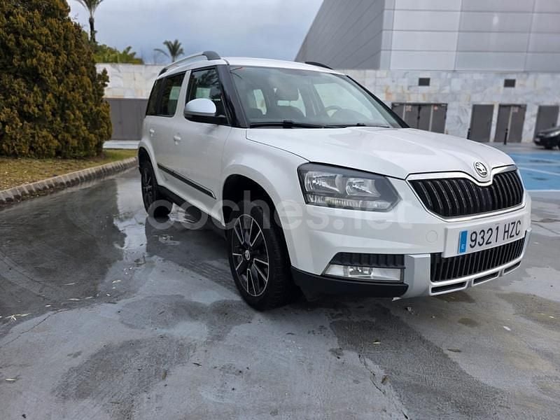 Usado Skoda Yeti Ambition 105 CV (77 kW) 2014 Blanco SUV