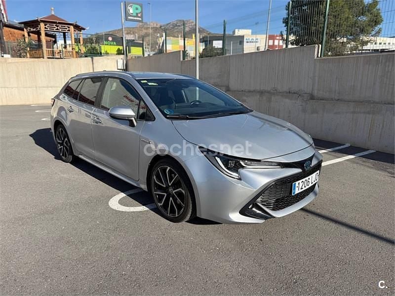Usado Toyota Corolla Advance 180 CV (132 kW) 2020 Gris / plata Familiar