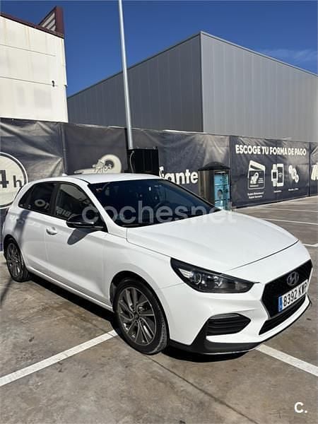 Usado Hyundai i30 N Line 120 CV (88 kW) 2019 Blanco Berlina