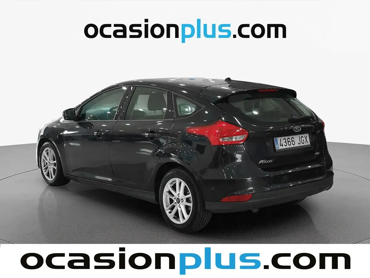 Usado Ford Focus Trend+ 125 CV (91 kW) 2015 Negro Utilitario