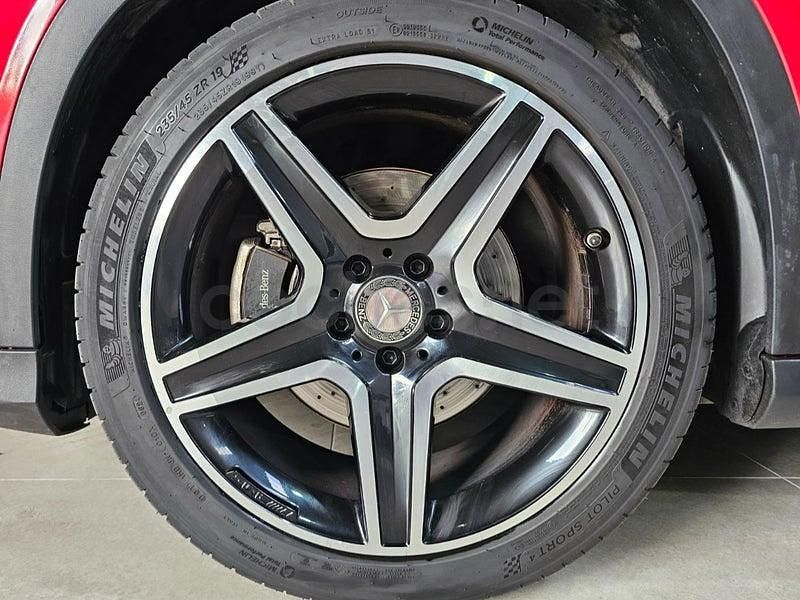 Usado Mercedes GLA220 AMG line 170 CV (125 kW) 2015 Rojo SUV