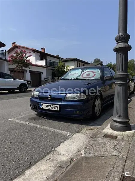 Usado Opel Astra 115 CV (84 kW) 1992 Azul Berlina