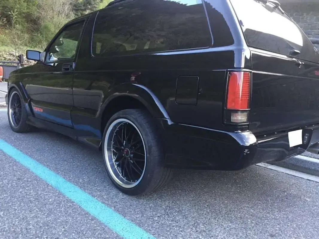 Usado GMC Typhoon 280 CV (205 kW) 1992 Negro SUV