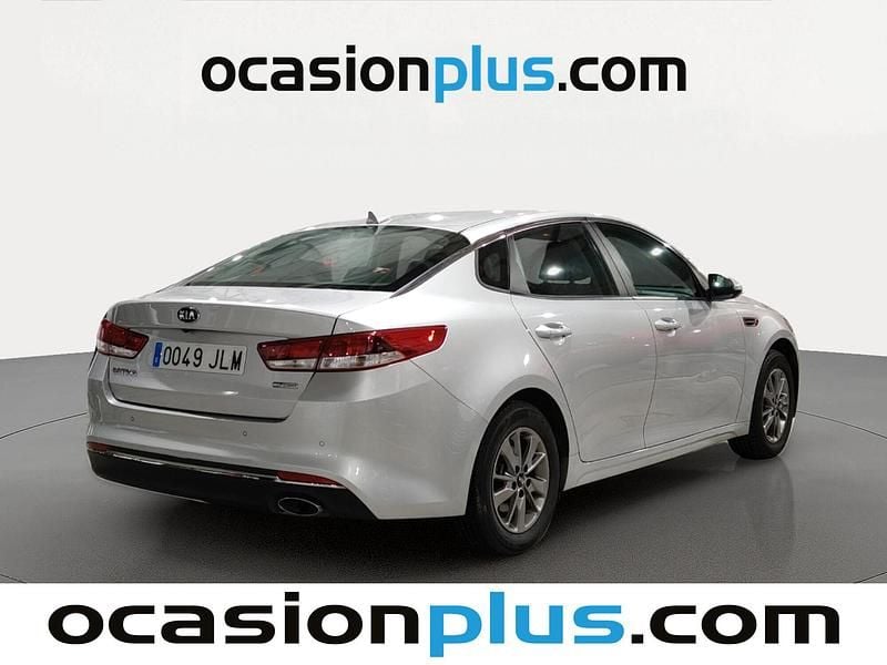 Usado Kia Optima 141 CV (103 kW) 2016 Gris plata Berlina