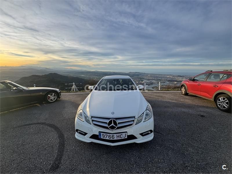 Usado Mercedes E220 170 CV (125 kW) 2011 Blanco Coupe