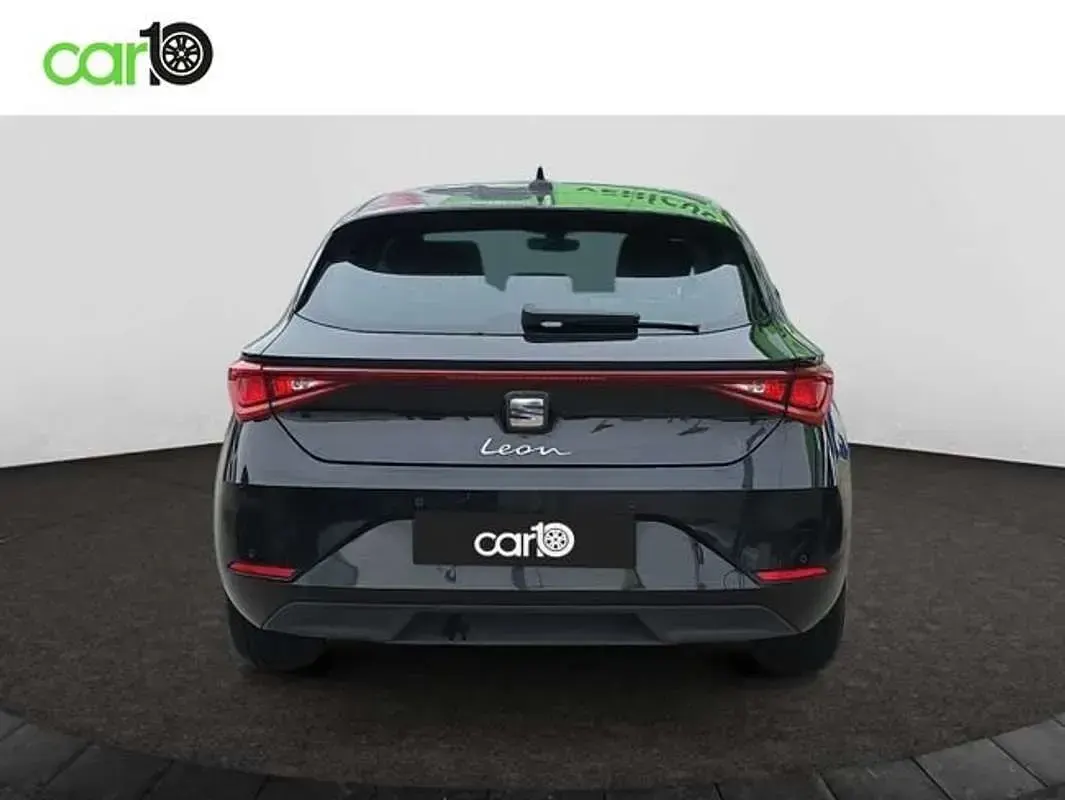 Usado Seat Leon XCELLENCE 110 CV (80 kW) 2021 Negro Berlina