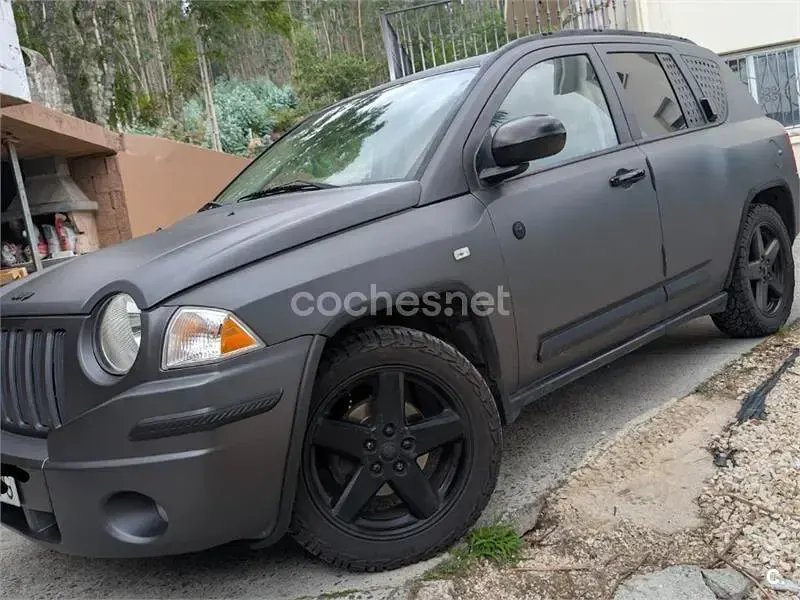 Usado Jeep Compass Limited 140 CV (102 kW) 2009 Gris / plata SUV