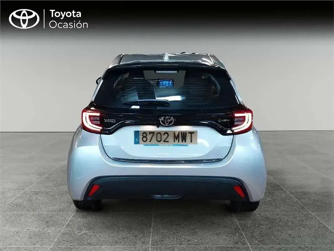 Usado Toyota Yaris Hybrid Active 116 CV (85 kW) 2024 Utilitario
