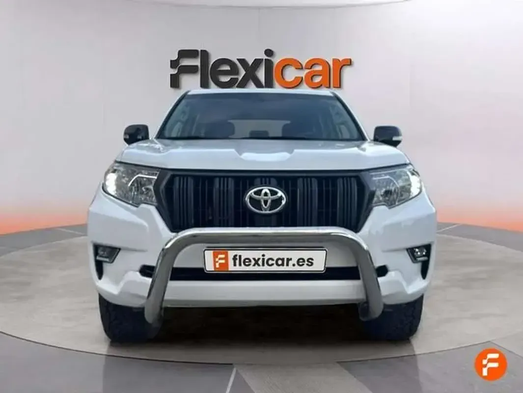 Käytetty Toyota Land Cruiser 204 HP (150 kW) 2020 Valkoinen Katumaasturi