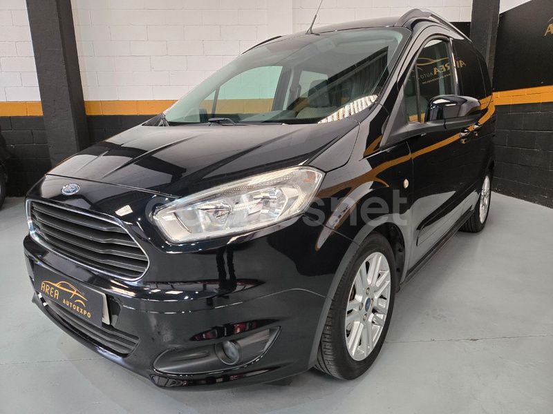 Negro Usado 2015 Ford Tourneo Courier Titanium Monovolumen | 11.995 € (Precio justo) - Imagen 1/4