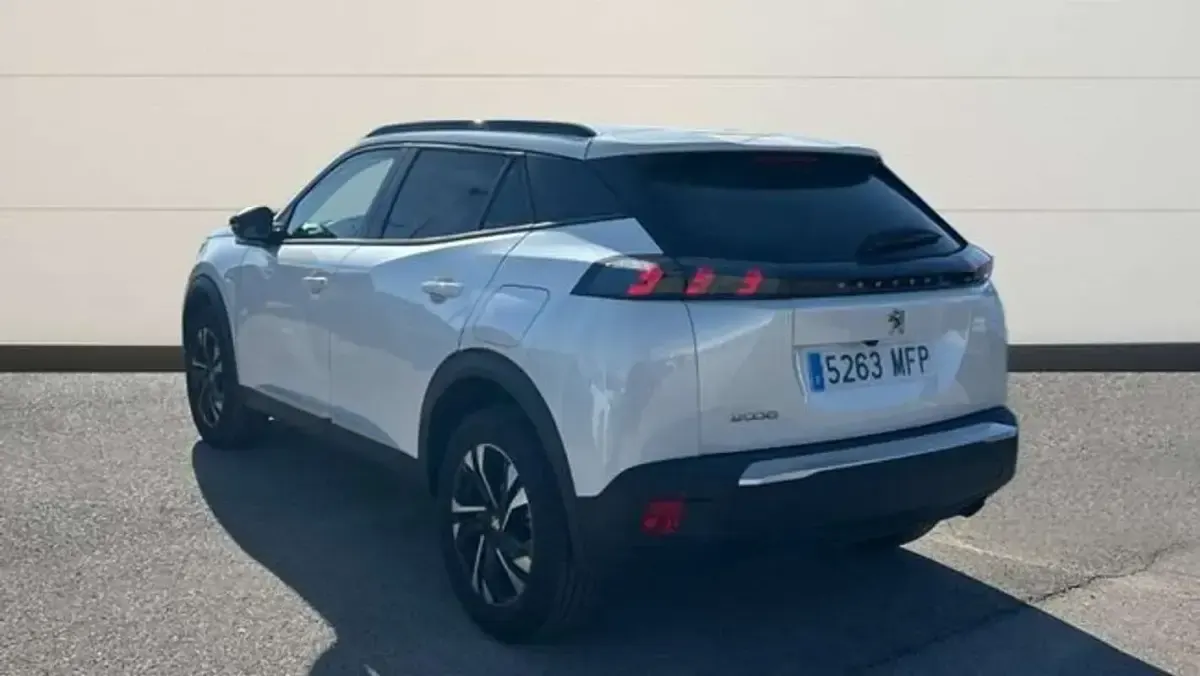 Usado Peugeot 2008 Allure 101 CV (74 kW) 2023 Blanco SUV