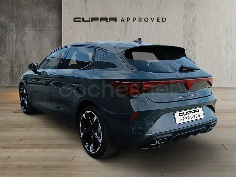 Usado Cupra Leon 150 CV (110 kW) 2025 Azul Berlina