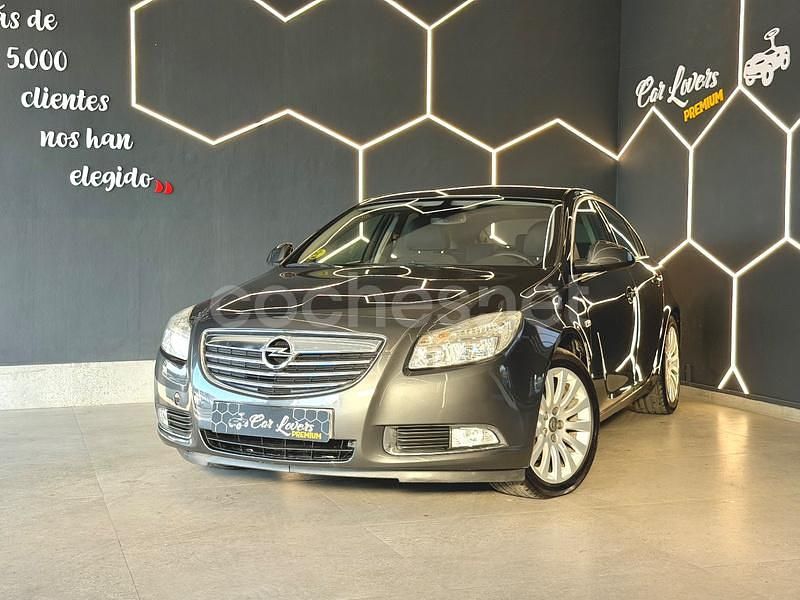 Usado Opel Insignia Selective 130 CV (95 kW) 2011 Gris / plata Berlina