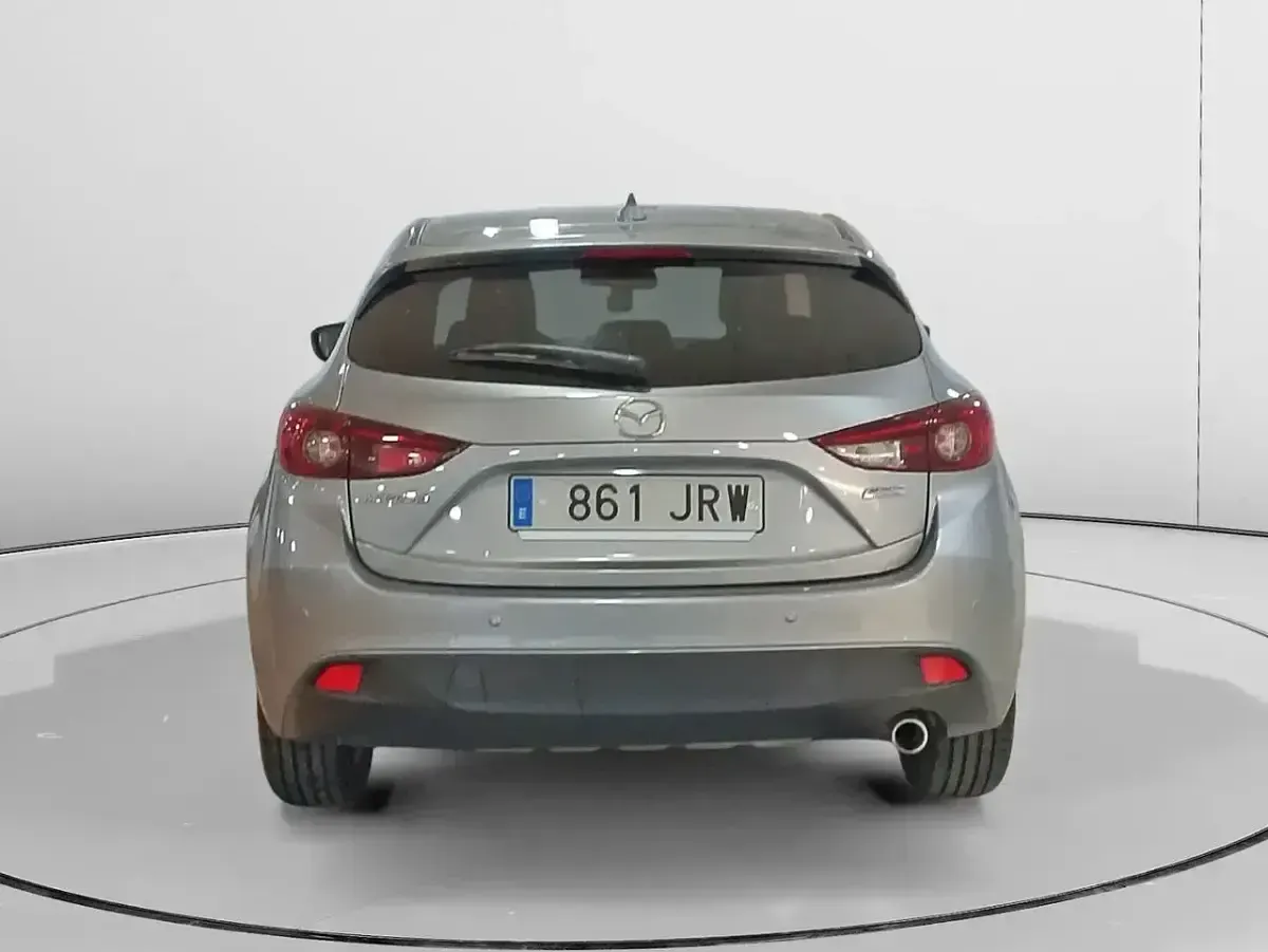 Usado Mazda 3 Luxury 105 CV (77 kW) 2016 Gris / plata Berlina