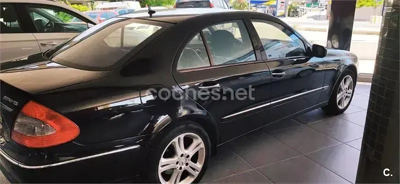 Usado Mercedes E280 Avantgarde 231 CV (169 kW) 2007 Granate Berlina