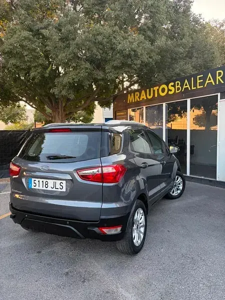 Usado Ford Ecosport Trend 112 CV (82 kW) 2016 Gris / plata SUV